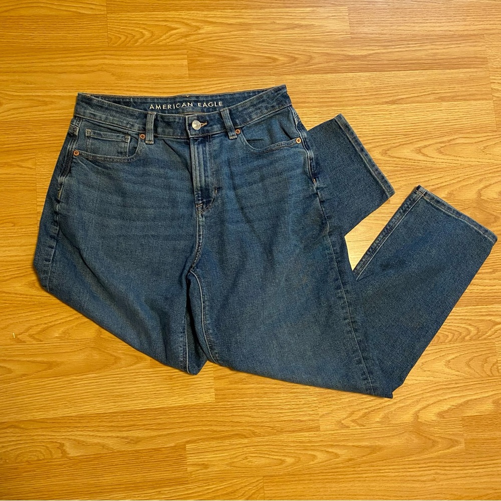 AEO Mom Jean size 4 American Eagle denim